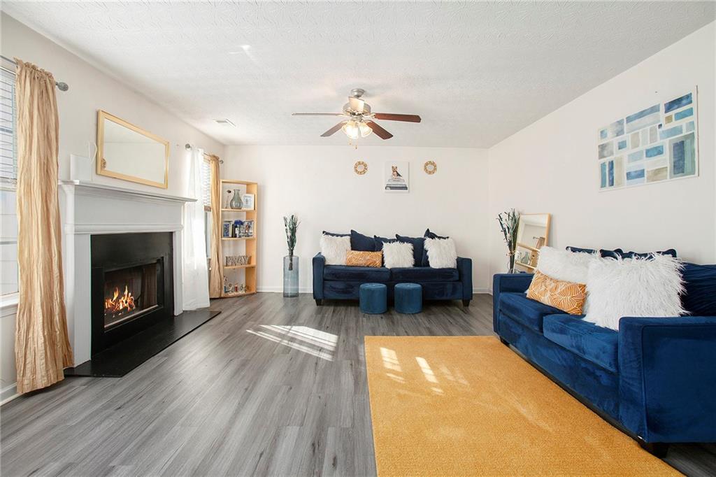 6476 SNOWDEN Drive