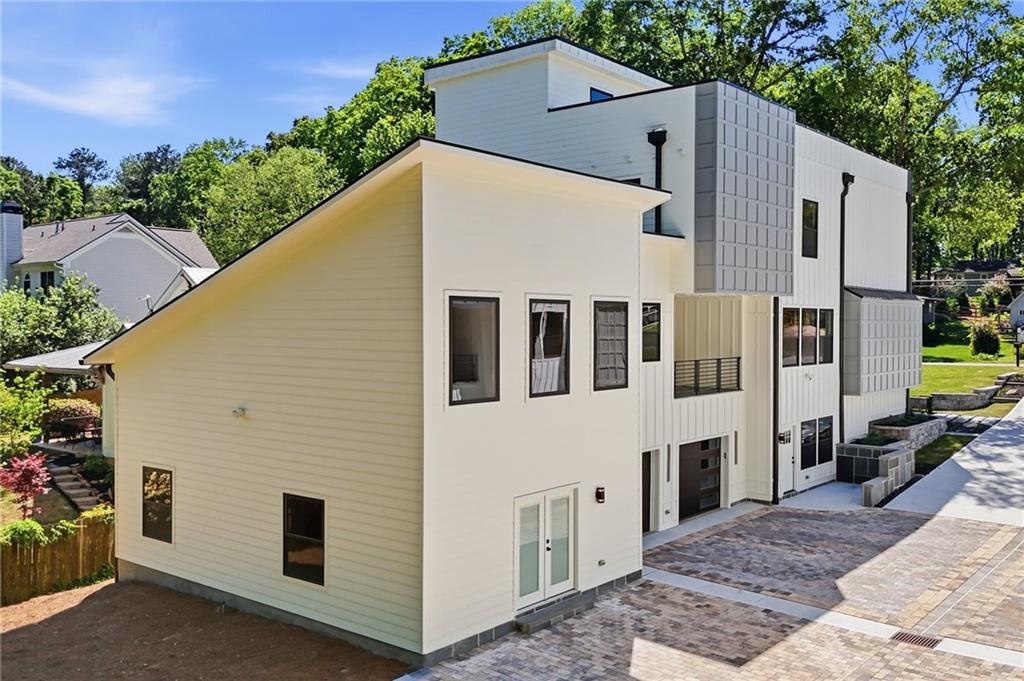 415 Westside Drive