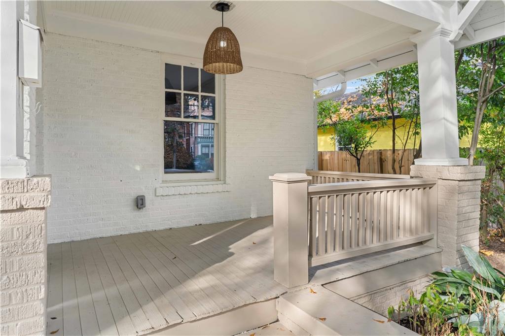 884 Edgewood Avenue NE