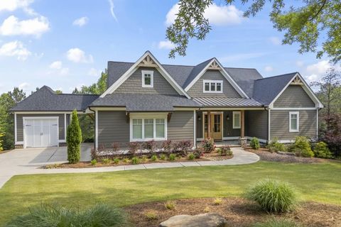 A home in Toccoa