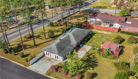 Homes For Sale - 1105 E College Street<br/> Decatur County, Bainbridge, GA 39819