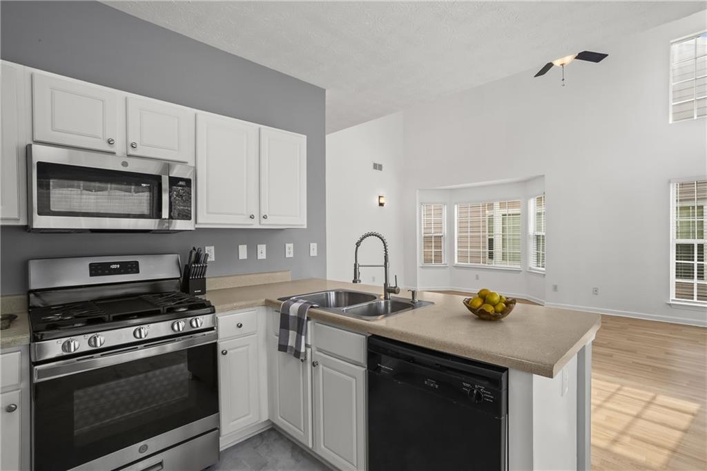 4044 Spring Cove Drive, Duluth, Georgia image 11