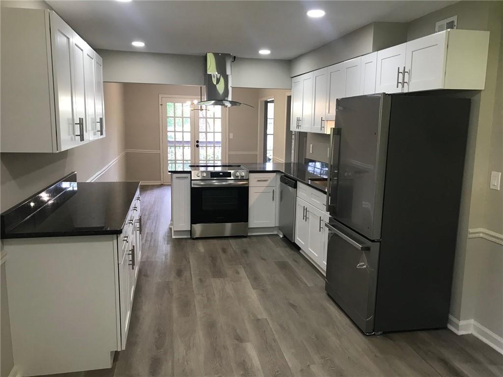 2401 Northlake Court