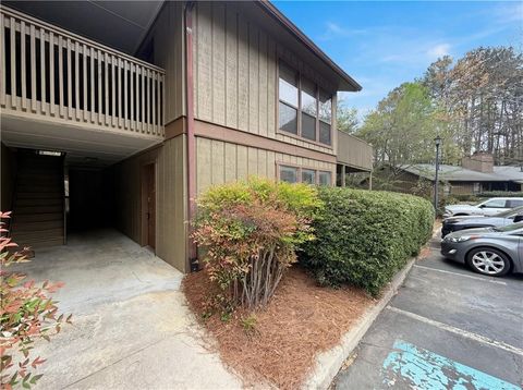 Condo For Sale - 1013 Dunbar Drive<br/> Dekalb County, Atlanta, GA 30338