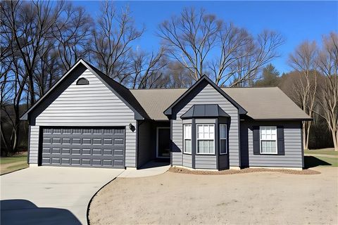 Photo of 2250 Berkeley Creek Court, Duluth, GA 30096 (MLS # 7716147)