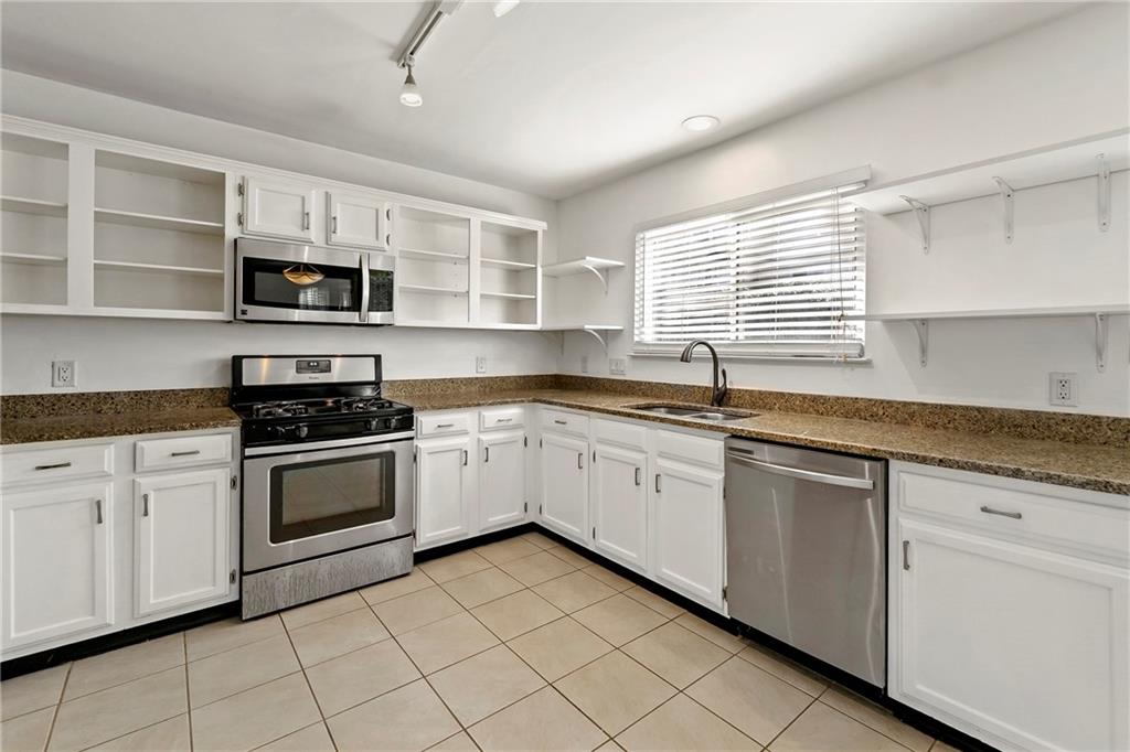 Due West Crossing - Residential Lease