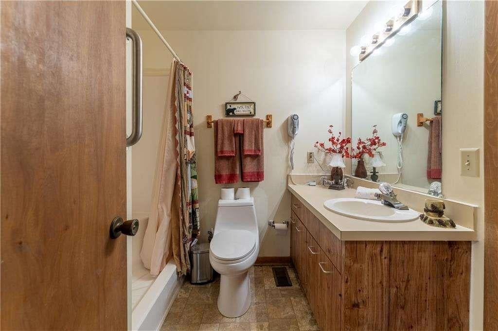 135 Wolfscratch Drive