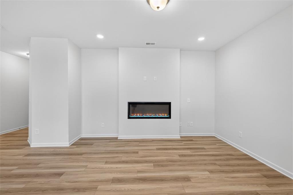 304 Caroline Place 103