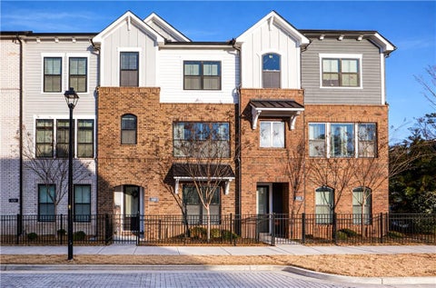 Townhouse For Sale - 810 Kenway Avenue<br/> Alpharetta, GA 30076