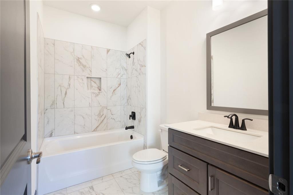 The Retreat At Caney Creek - Residential