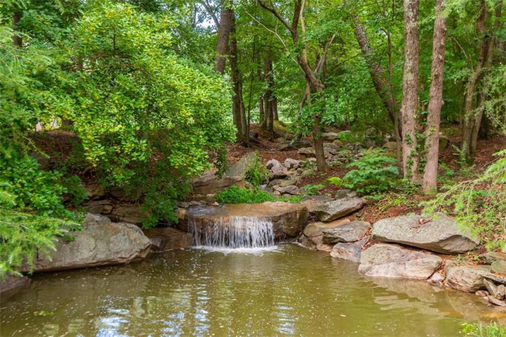 565 Owens Gin Road NE