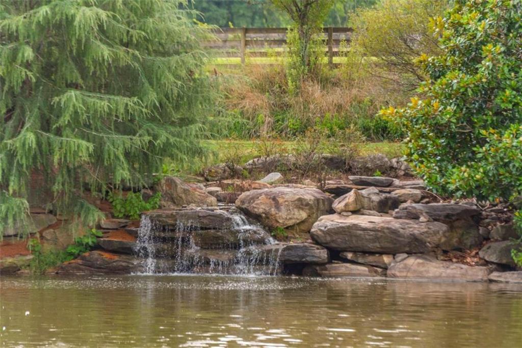 565 Owens Gin Road NE