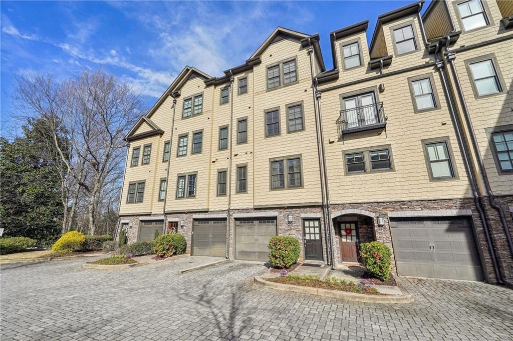 255 Southerland Terrace NE 207
