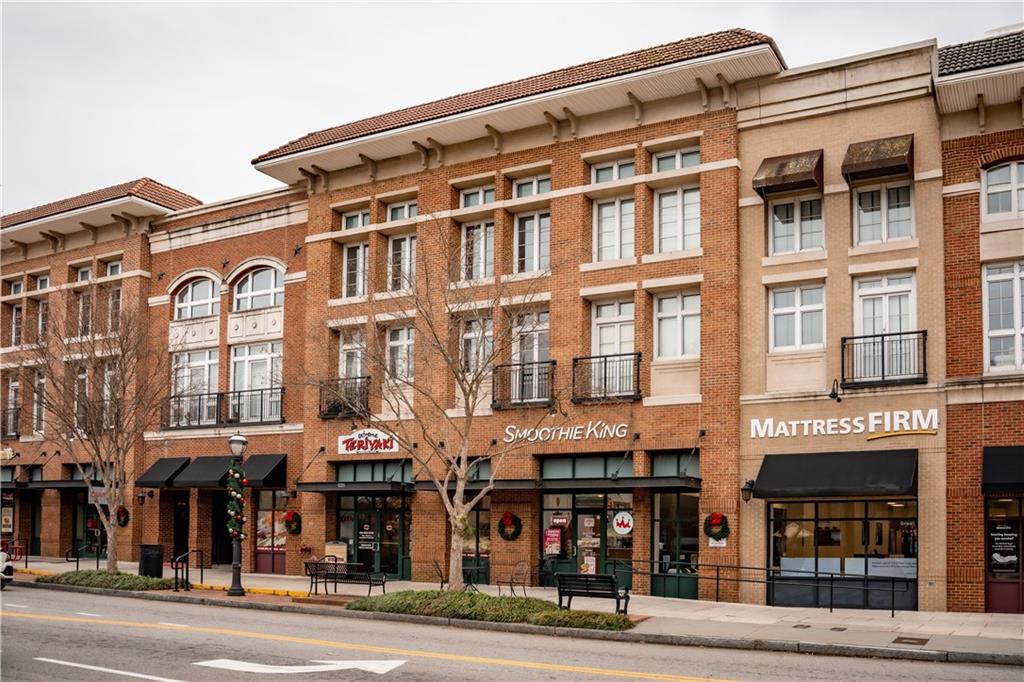 1221 Caroline Street NE 208