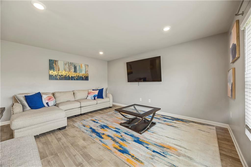 11800 Guelph Circle