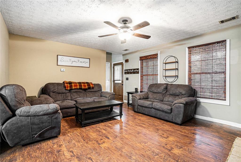 1235 Waterwood Drive, Loganville, Georgia image 6