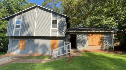 Homes For Sale - 3766 Chimney Ridge Court<br/> Ellenwood, GA 30294