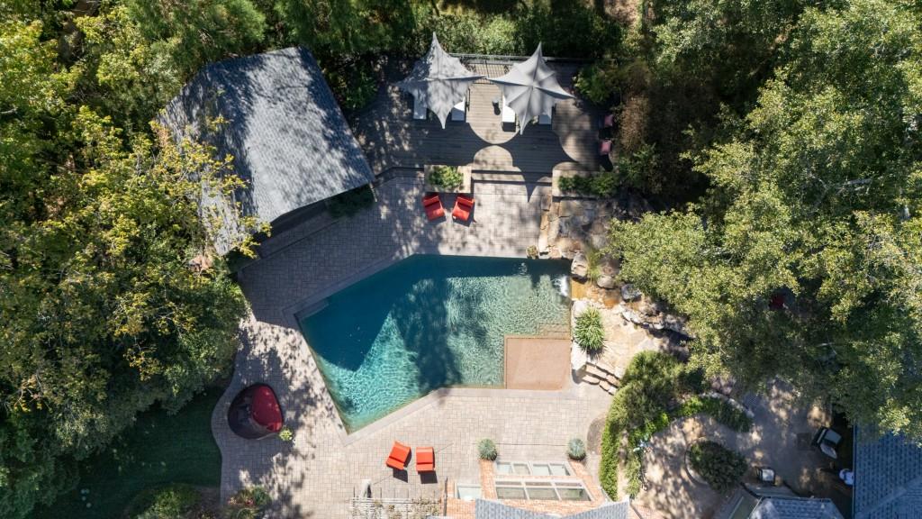 Long Island Manor - Residential