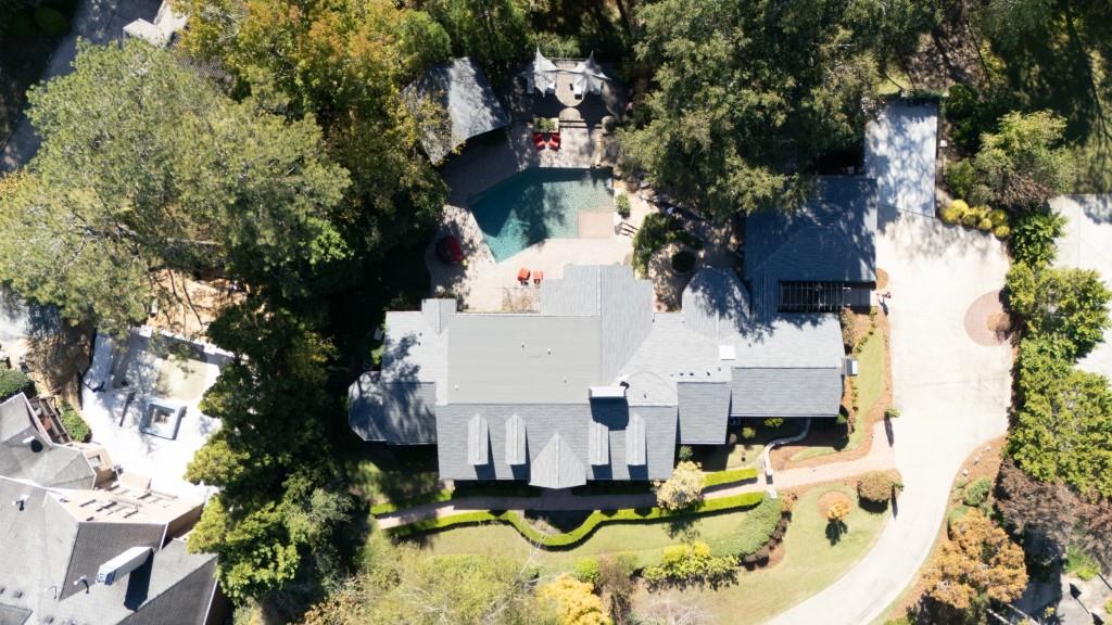 Long Island Manor - Residential