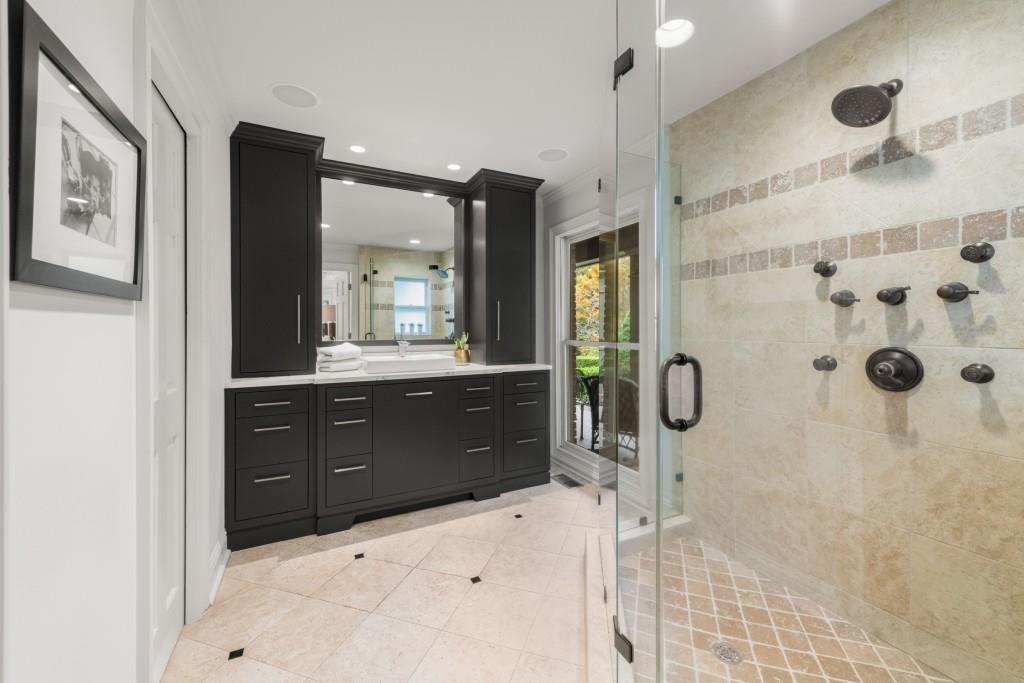 Long Island Manor - Residential