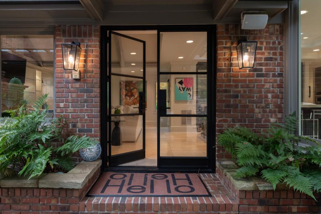 Long Island Manor - Residential