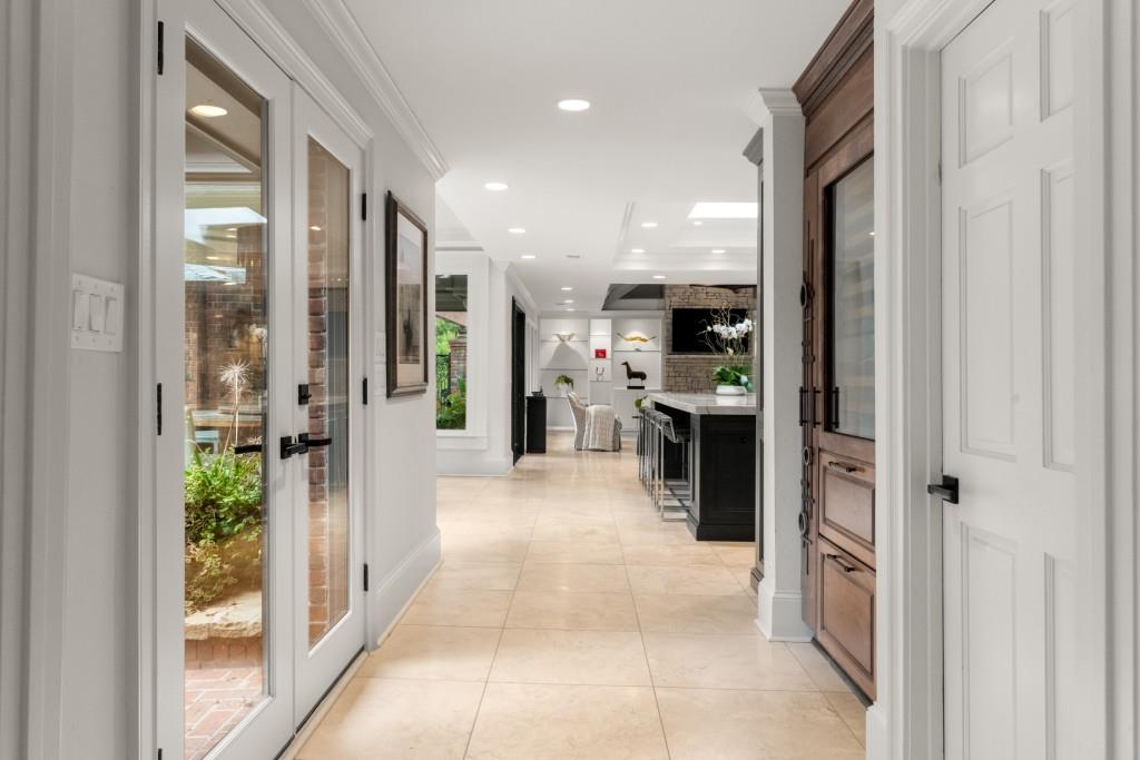 Long Island Manor - Residential