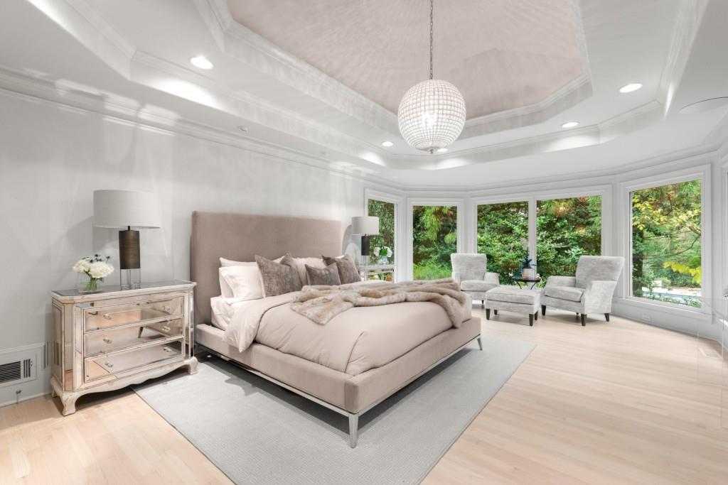 Long Island Manor - Residential