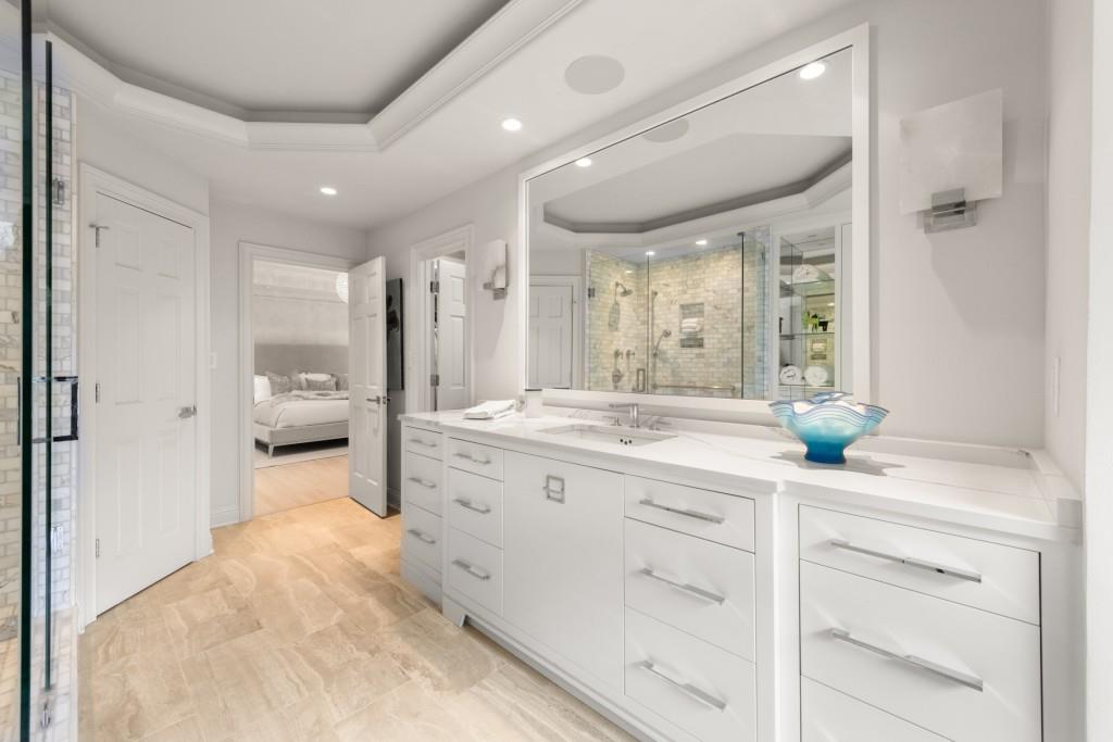 Long Island Manor - Residential