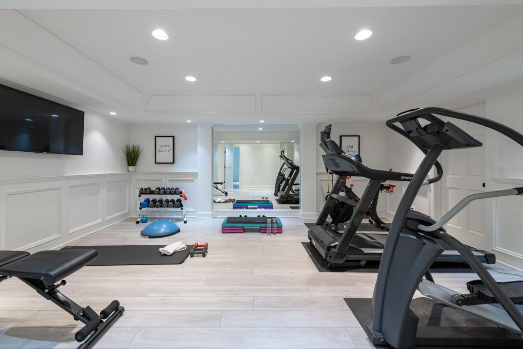 Long Island Manor - Residential