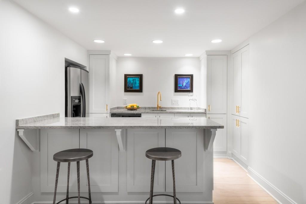 Long Island Manor - Residential