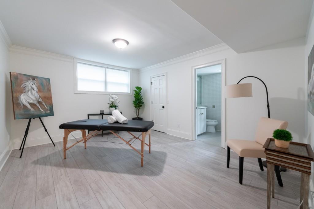 Long Island Manor - Residential