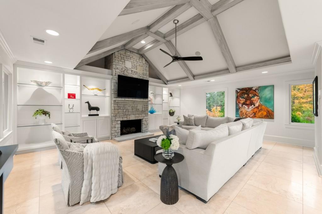 Long Island Manor - Residential