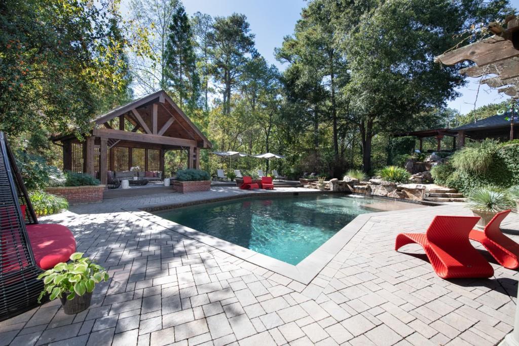 Long Island Manor - Residential