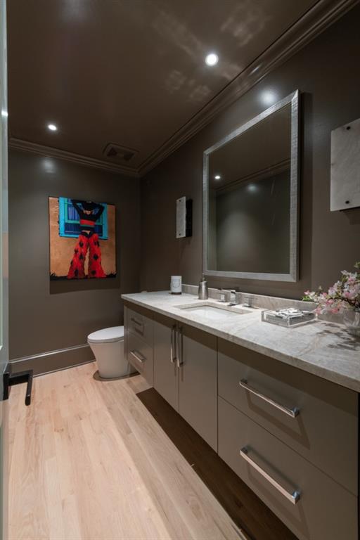 Long Island Manor - Residential