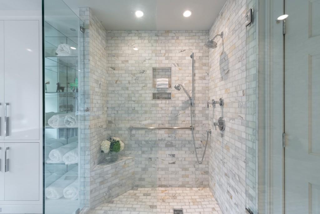 Long Island Manor - Residential