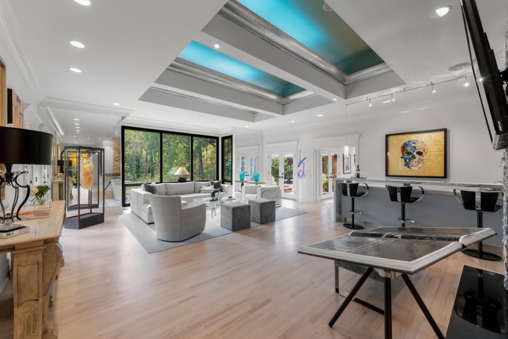 Long Island Manor - Residential