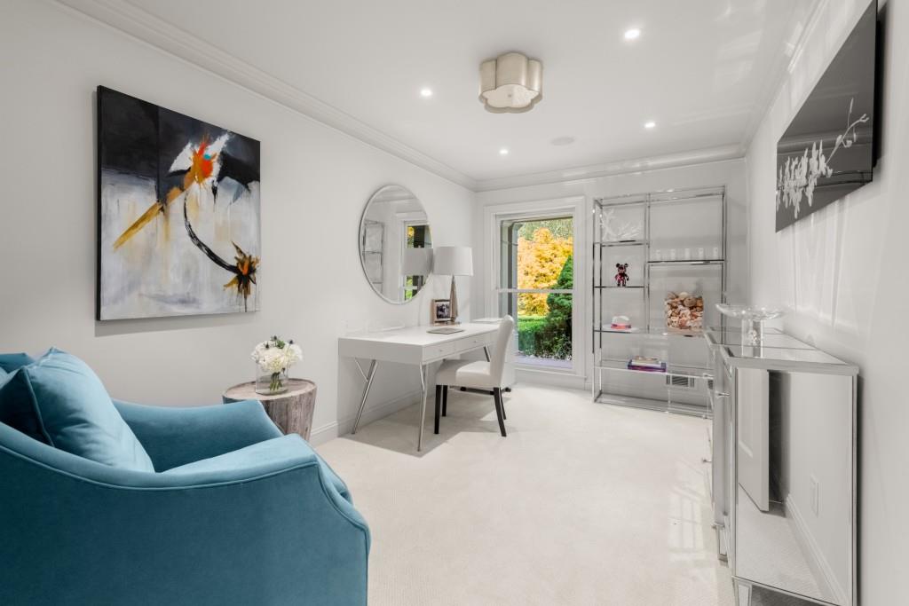 Long Island Manor - Residential