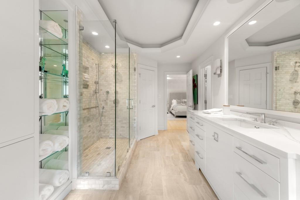 Long Island Manor - Residential