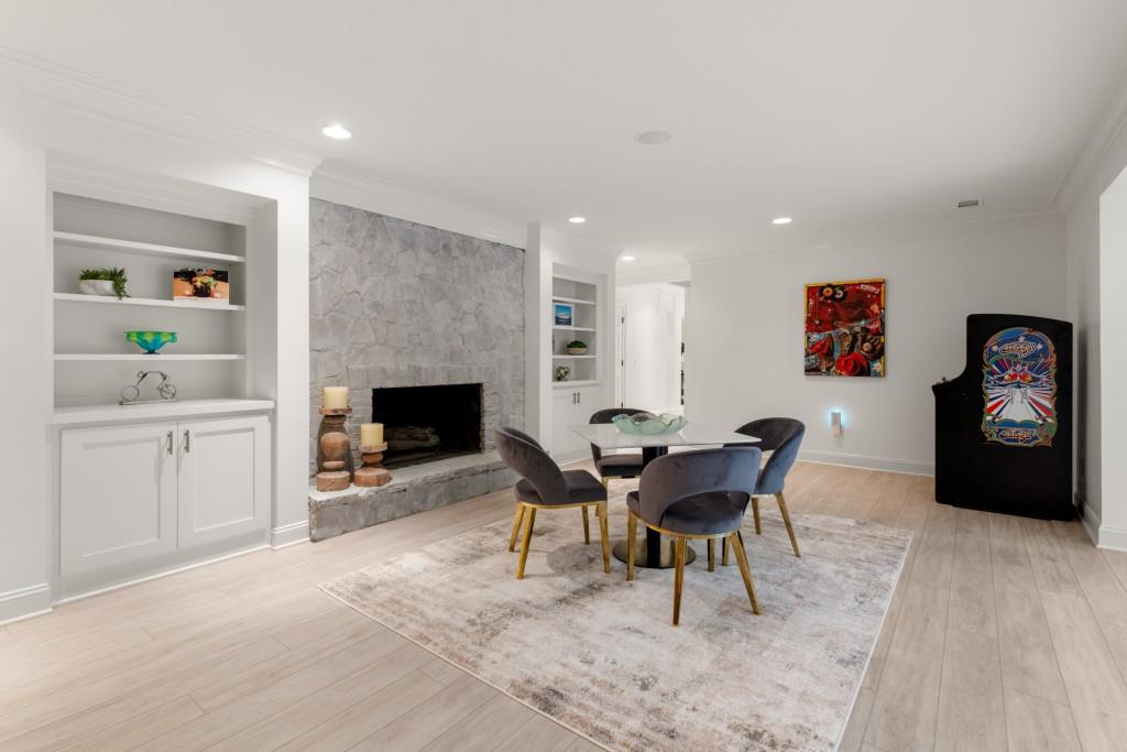 Long Island Manor - Residential