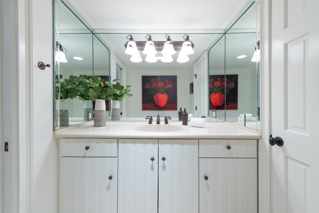 Long Island Manor - Residential