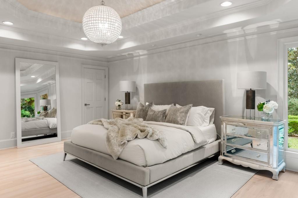 Long Island Manor - Residential