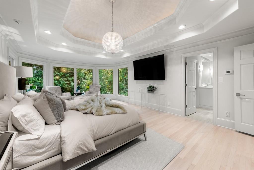 Long Island Manor - Residential