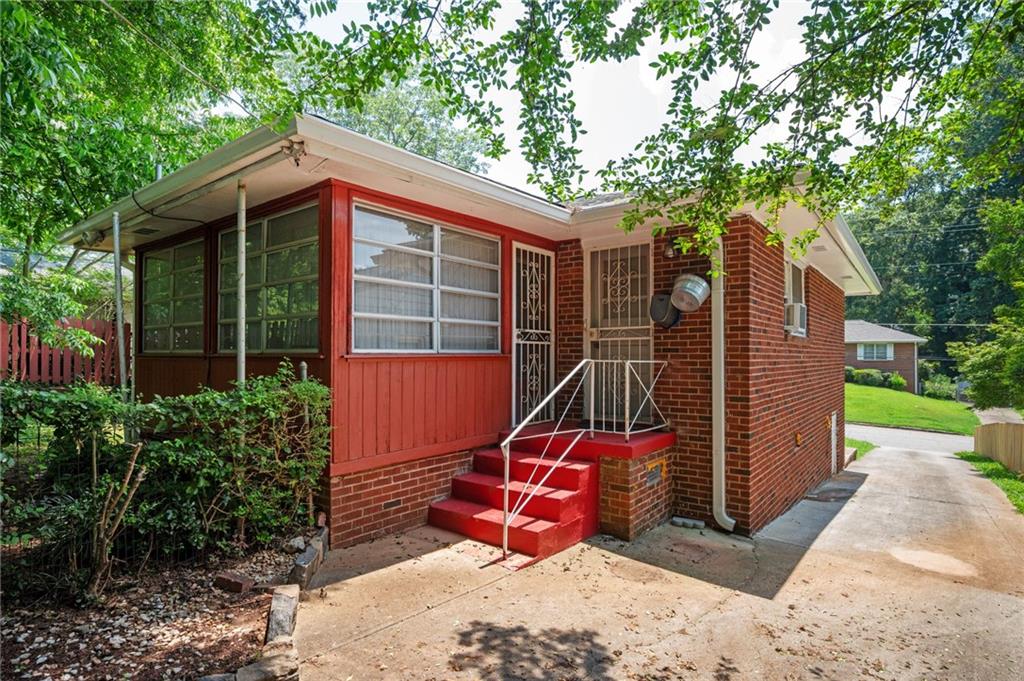 2581 N Clark Drive