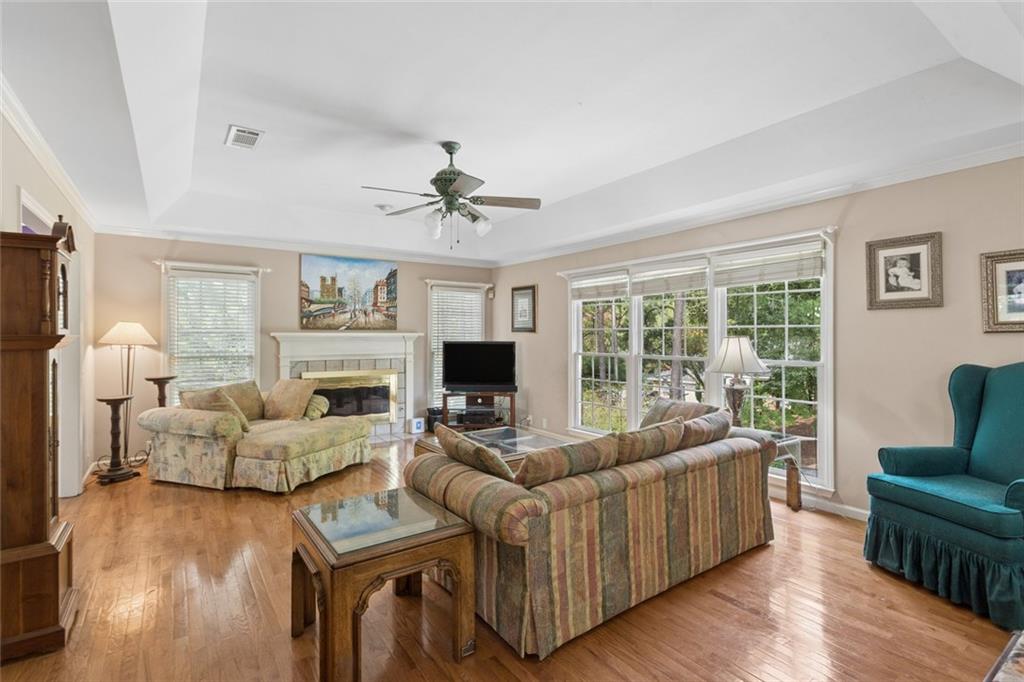 1802 Hunters Glen NE