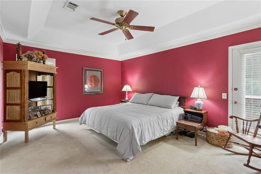 1802 Hunters Glen NE