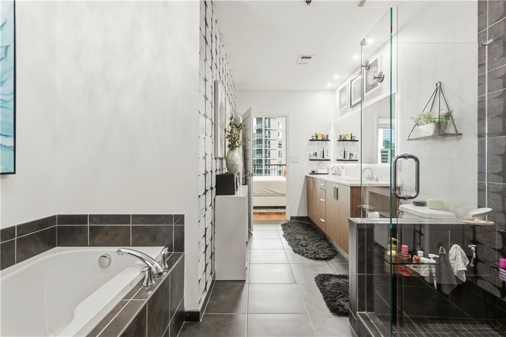 1080 Peachtree Street NE 1712