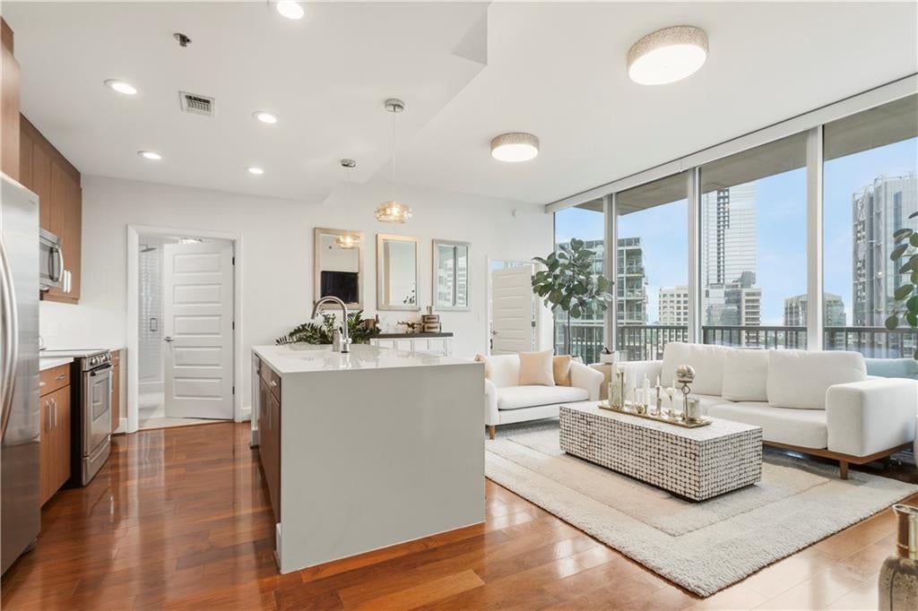 1080 Peachtree Street NE 1712