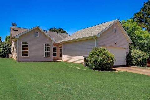 A home in Fairburn
