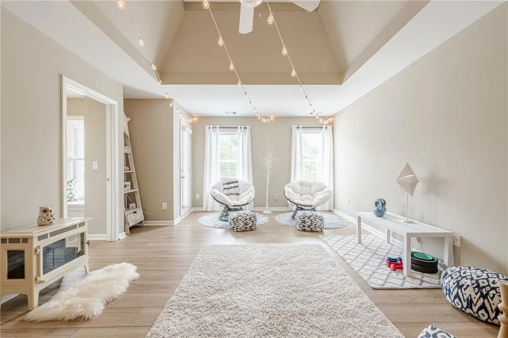 Roswell, Georgia 30075, United States, 4 Bedrooms Bedrooms, ,4 BathroomsBathrooms,Residential,Active,156721