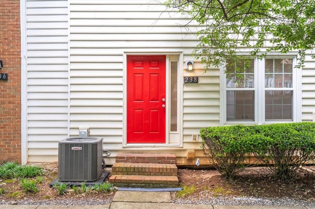 238 Chads Ford Way, Roswell, Georgia image 3